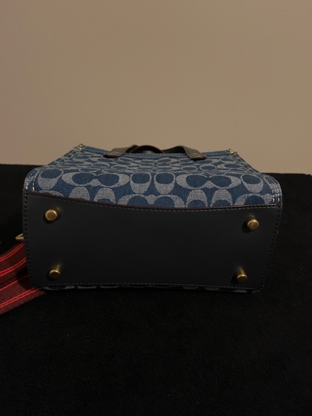 NWOT...Coach Blue Signature Denim Satchel with Red Striped Strap - Picture 4 of 9